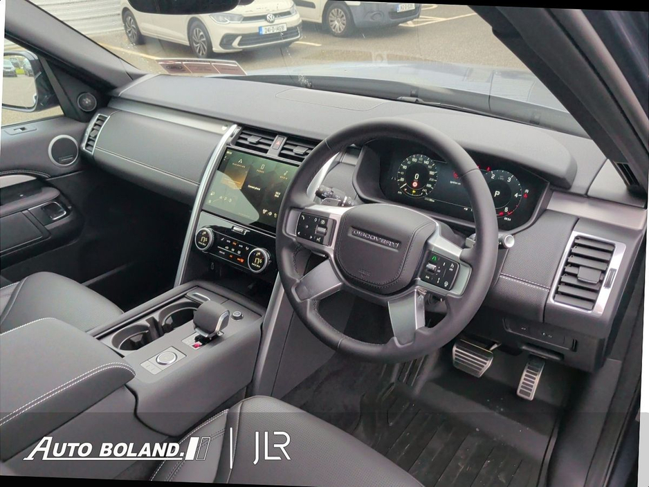 2025 Land Rover Discovery - image 3
