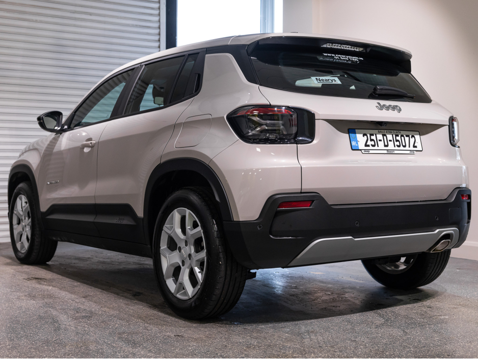 2025 Jeep Avenger - image 8