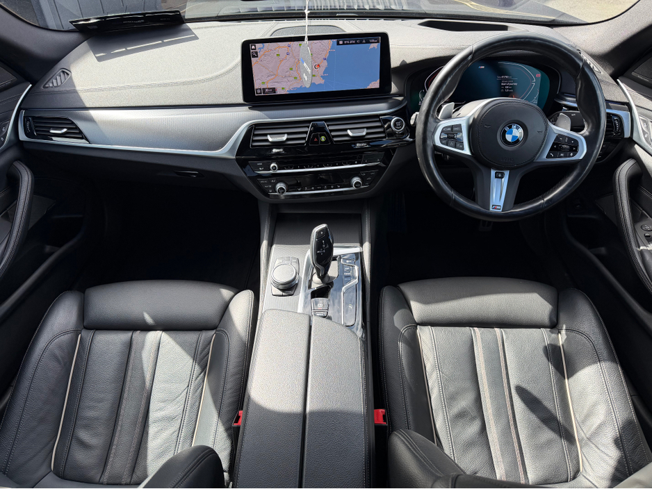 2022 BMW 5 Series - image 18