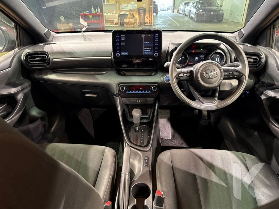 2021 Toyota Yaris 1.5 HYBRID - ALLOY WHEELS- REAR CAMERA €15,950