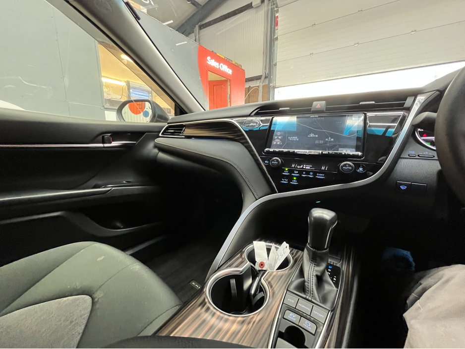 2018 Toyota Camry - image 17