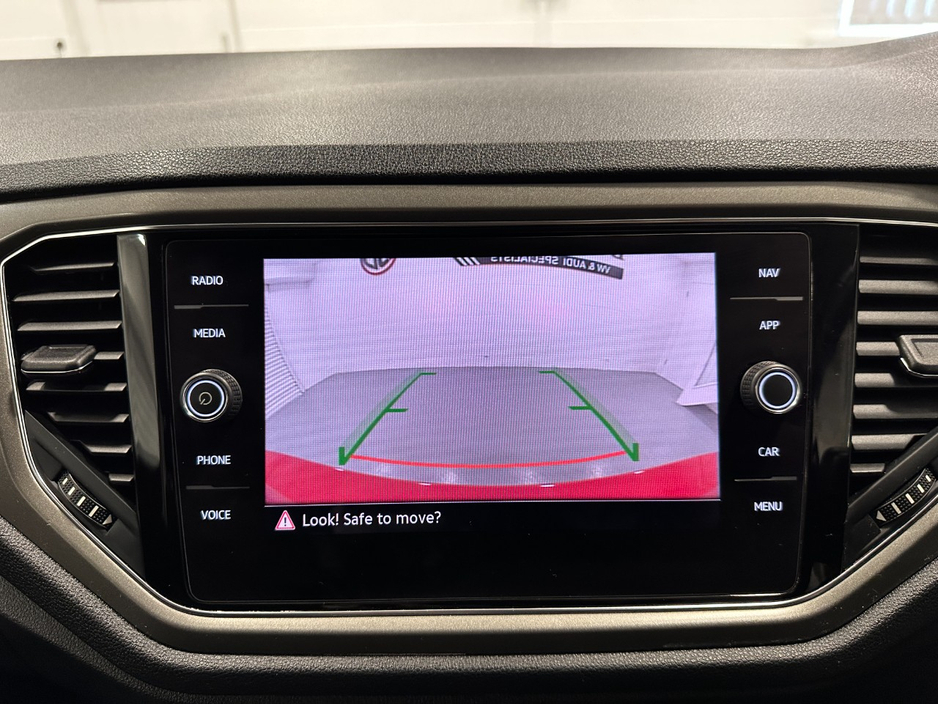 2021 Volkswagen T-Roc - image 27