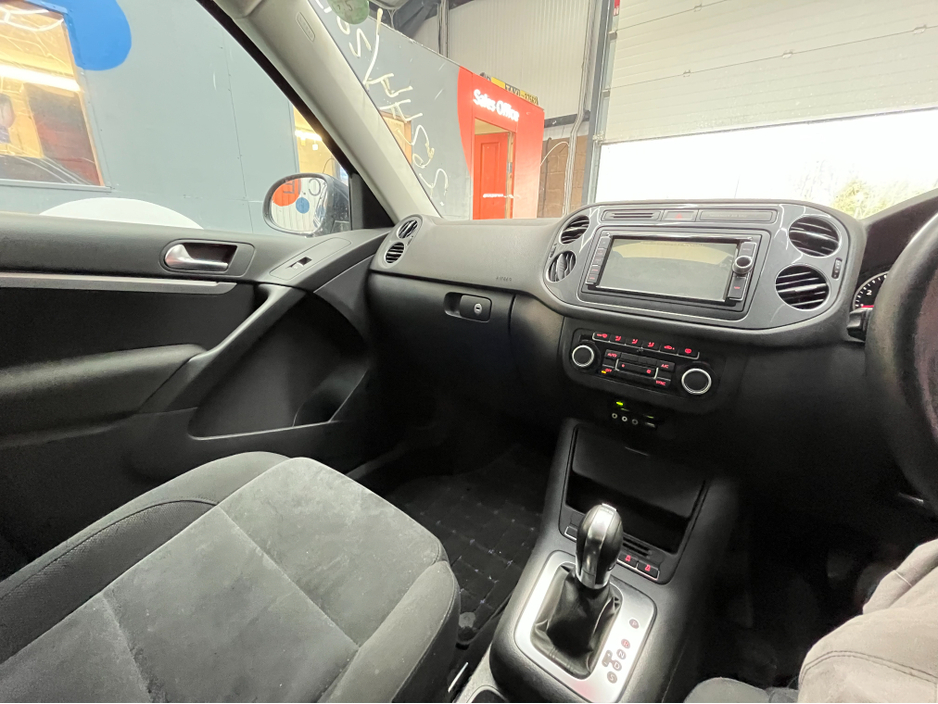 2013 Volkswagen Tiguan - image 14