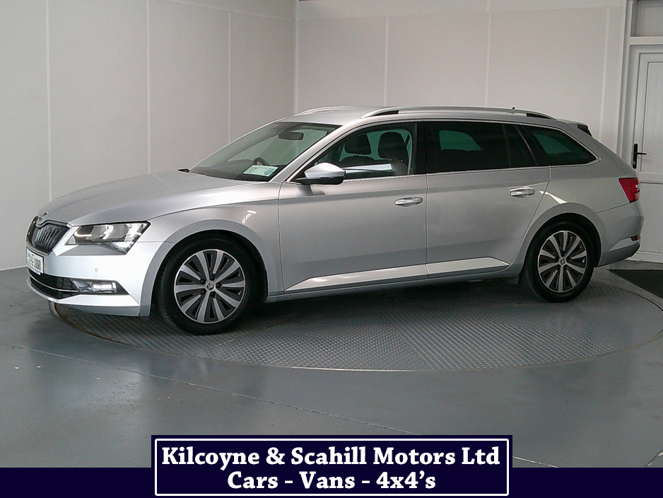 2017 Skoda Superb - image 3