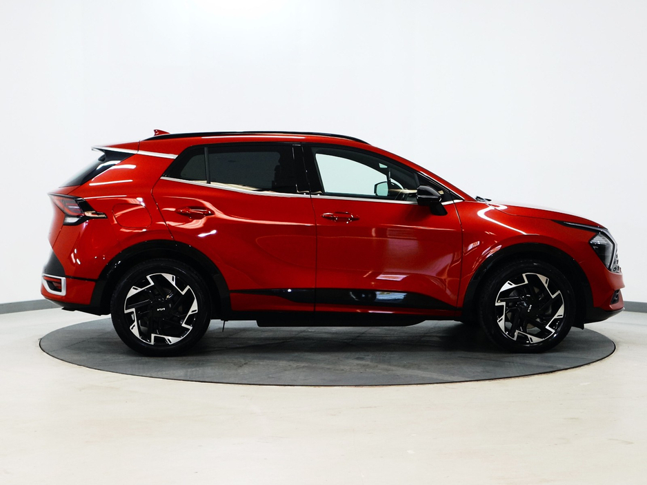 2022 Kia Sportage - image 2