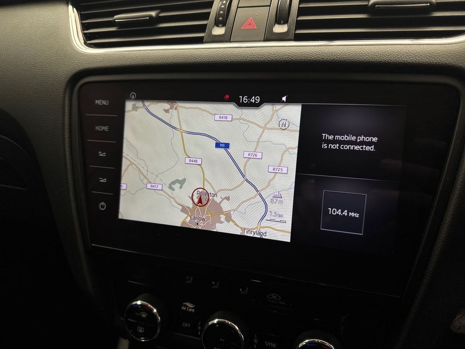 2018 Skoda Octavia - image 18