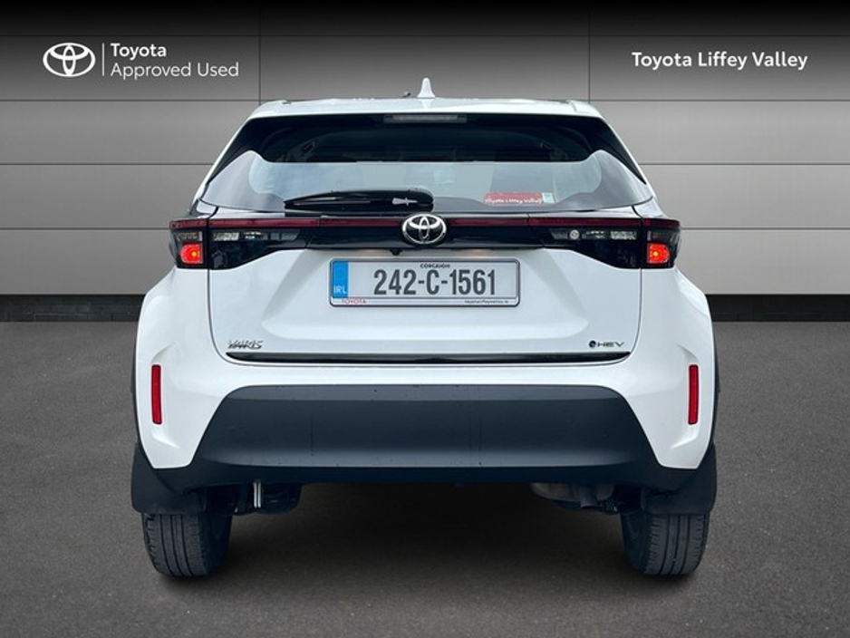 2024 Toyota Yaris Cross - image 4