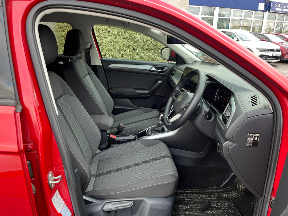 2023 Volkswagen T-Roc ACTIVE AUTOMATIC 1.5 PETROL //VERY LOW MILES//KEYLESS ENTRY//ADAPTIVE CRUISE CONTROL//BLIND SPOT WARNING// €29,950