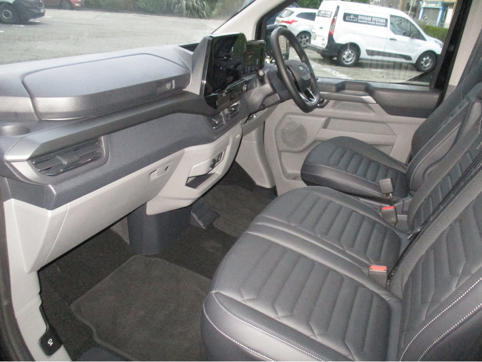 2026 Ford Tourneo Custom TITANIUM 2.5 PHEV 9 SEATER