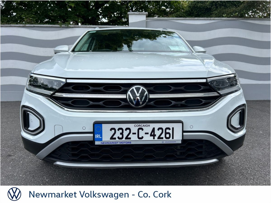 2023 Volkswagen T-Roc - image 10