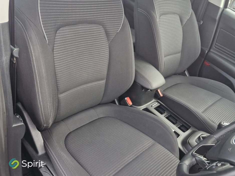 2019 Ford Focus - image 17