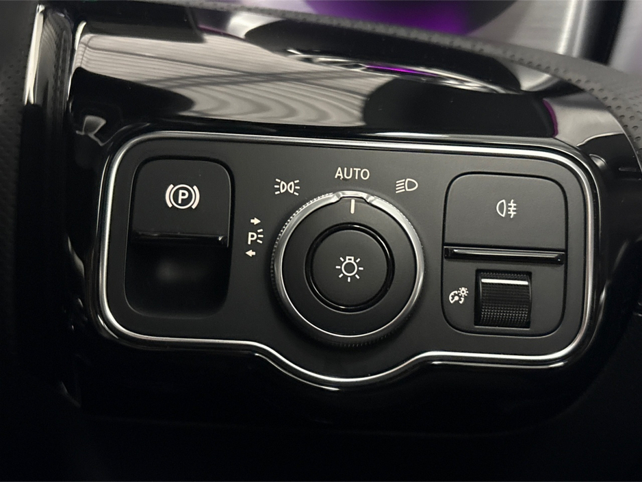 2021 Mercedes-Benz CLA Class 180 AMG LINE PREMIUM**BLACK LEATHER INTERIOR**FRONT HEATED SEATS**AMBIENT LIGHTING**UPGRADED 18"ALLOYS**TOUCH SCREEN MEDIA DISPLAY**REVERSE CAMERA**PARKING SENSORS**APPLE CARPLAY**KEYLESS START** €30,995