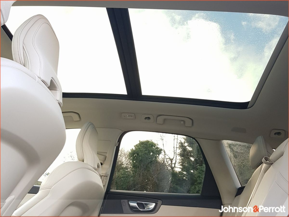 2022 Volvo XC60 T6 350bhp AWD PHEV Inscription Expression (Two Year Volvo Selekt Warranty + Two Year Volvo Service Plan) €46,900