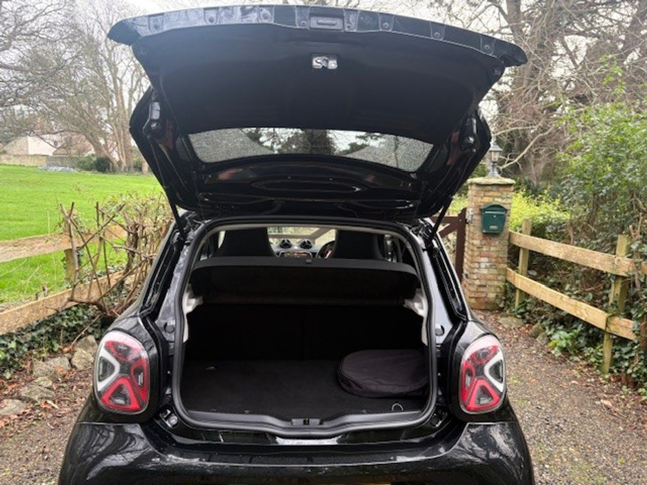 2021 Smart Forfour - image 12