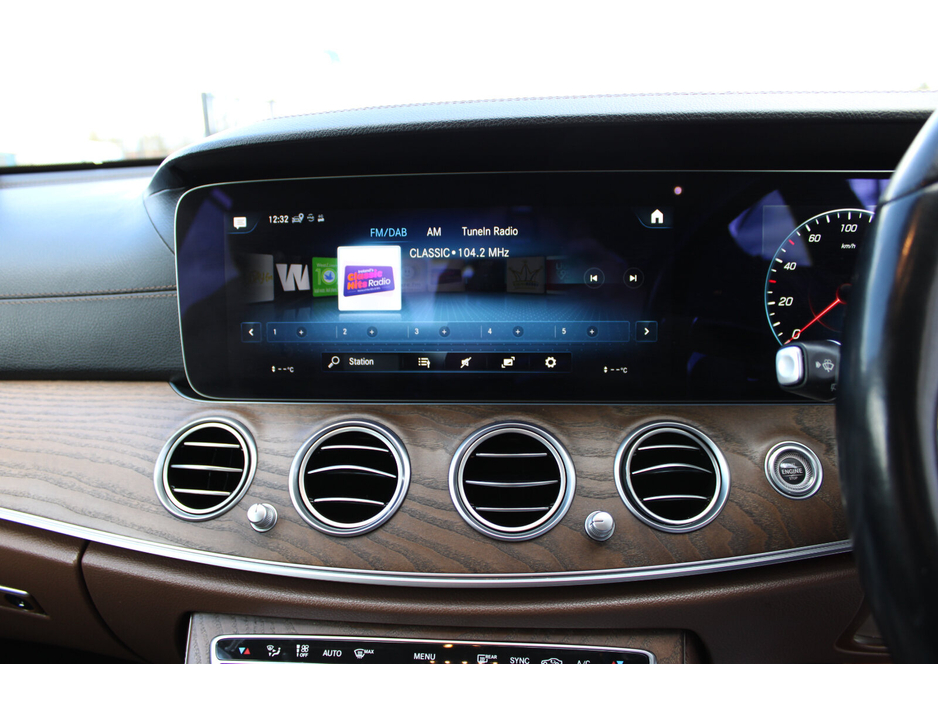 2022 Mercedes-Benz E Class - image 18