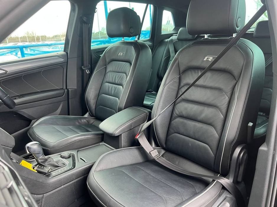 2018 Volkswagen Tiguan R-LINE 4MOTION BLACK EDITION 2.0 TDI // FULL SERVICE HISTORY // LEATHER HEATED SEATS // 360 PARKING CAMERAS €29,900