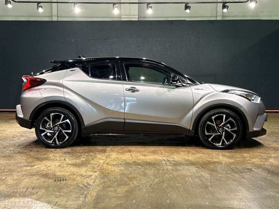 2019 Toyota C-HR - image 2