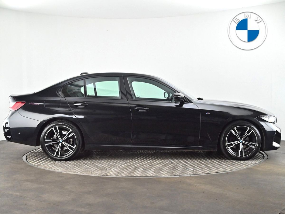 2024 BMW 3 Series - image 22