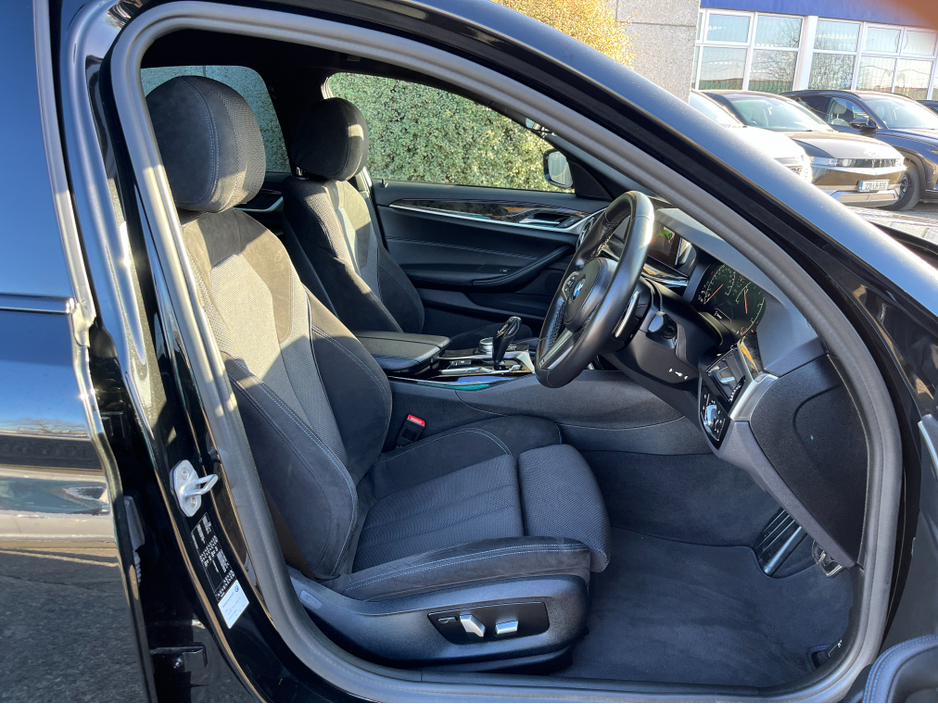 2018 BMW 5 Series - image 11