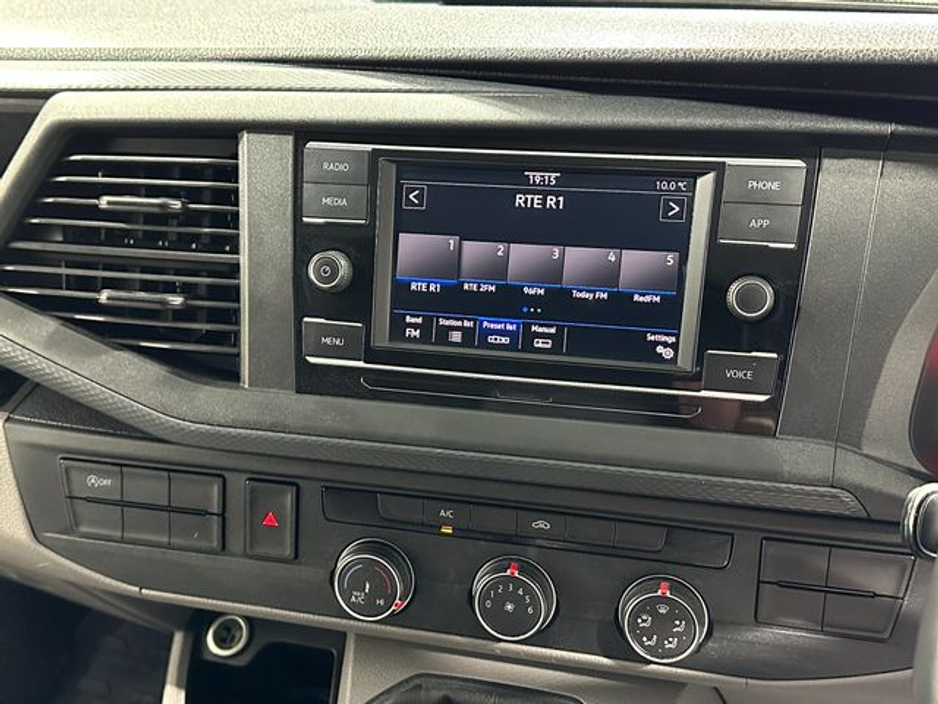 2021 Volkswagen Transporter - image 18