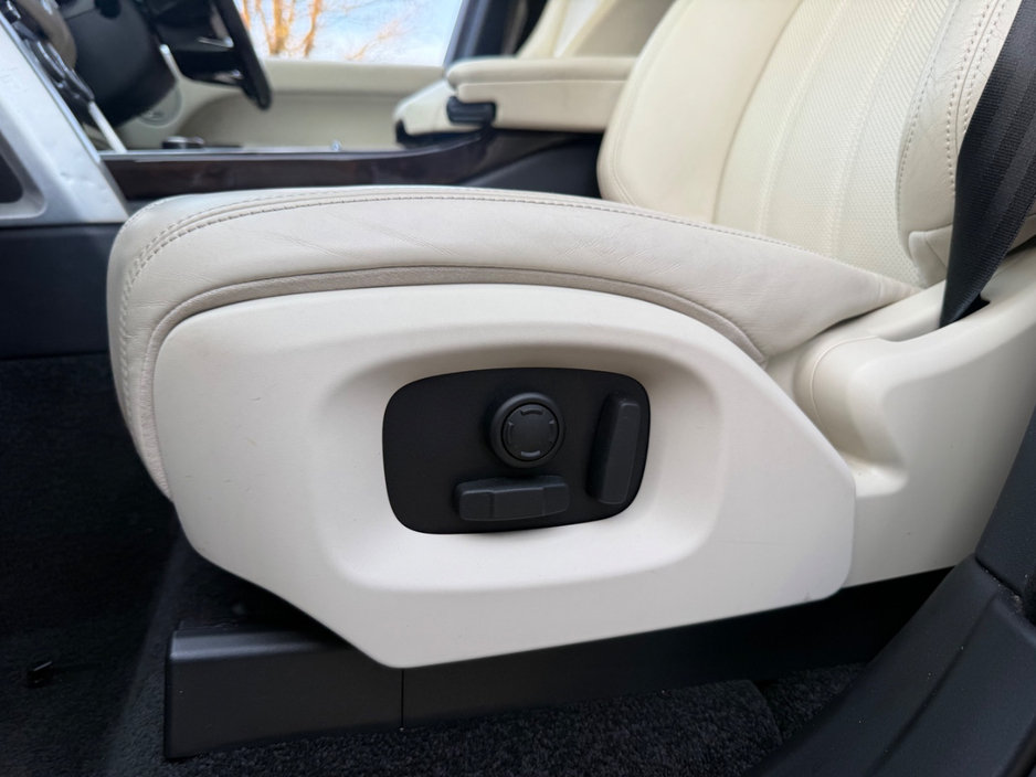 2016 Land Rover Range Rover - image 12