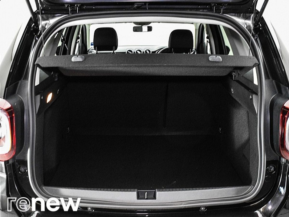 2019 Dacia Duster - image 12