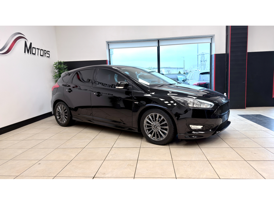 2017 Ford Focus - image 26