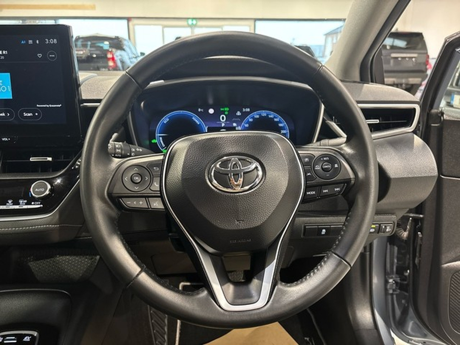 2025 Toyota Corolla SALOON LUNA HYBRID AUTO €31,750