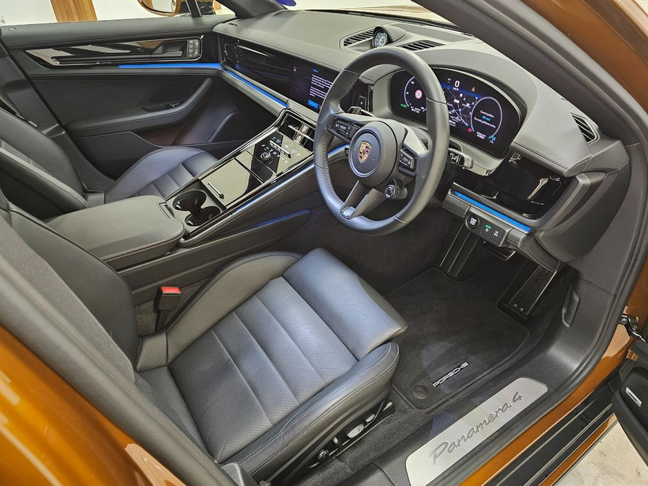 2025 Porsche Panamera SIMPLY STUNNING ! €139,950