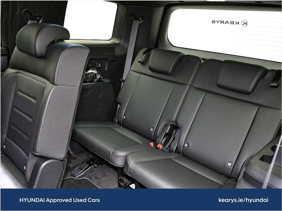 2025 Hyundai Santa Fe - image 18