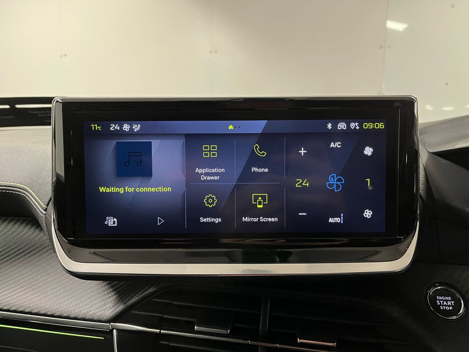 2025 Peugeot 2008 - image 17