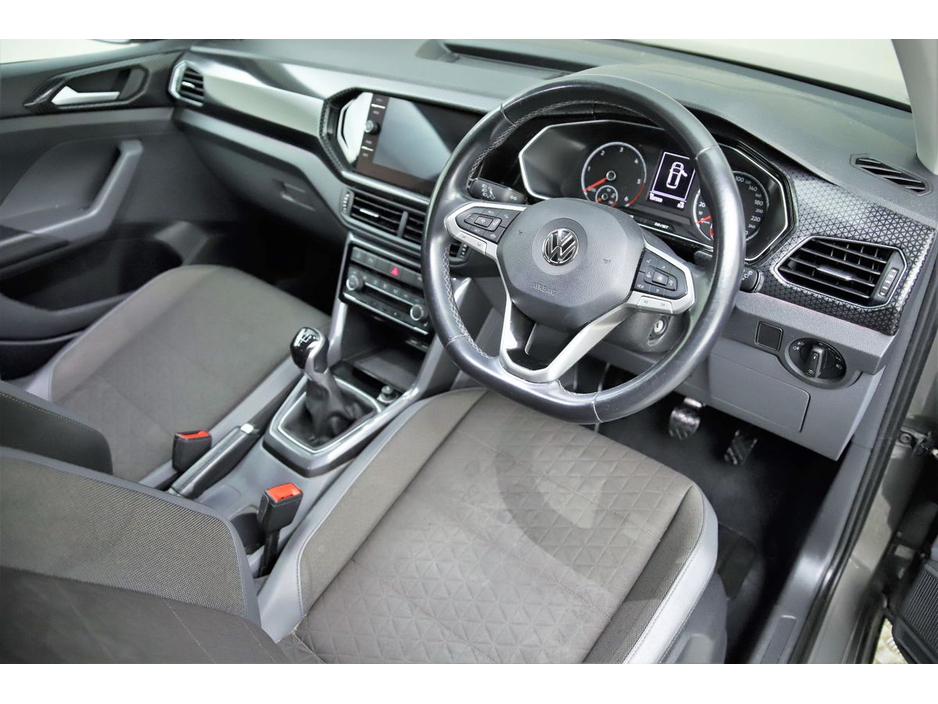 2020 Volkswagen T-Cross - image 13