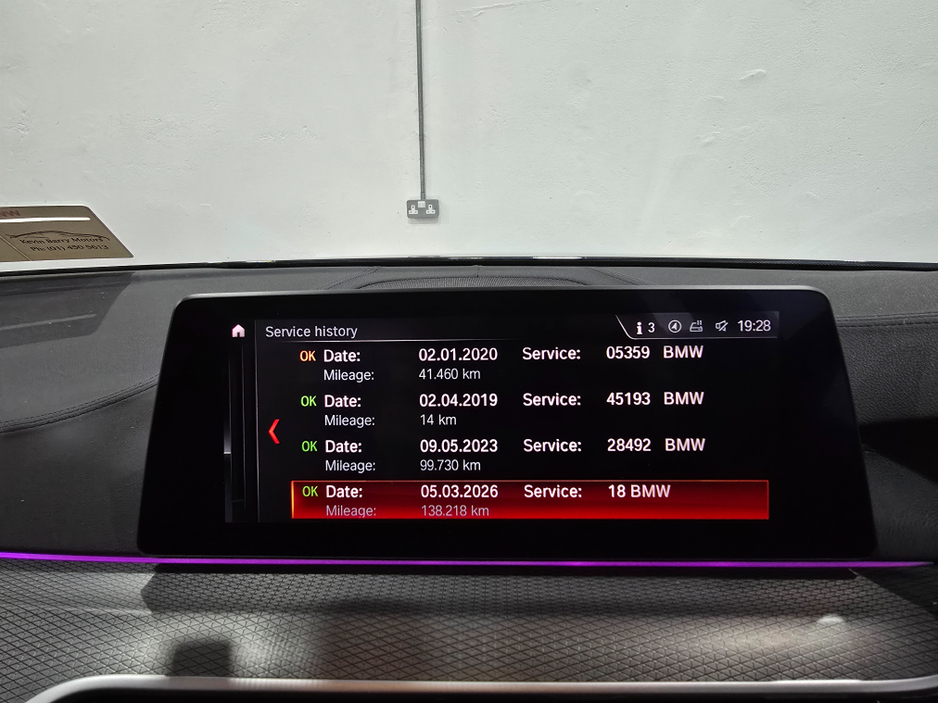 2019 BMW 5 Series - image 24