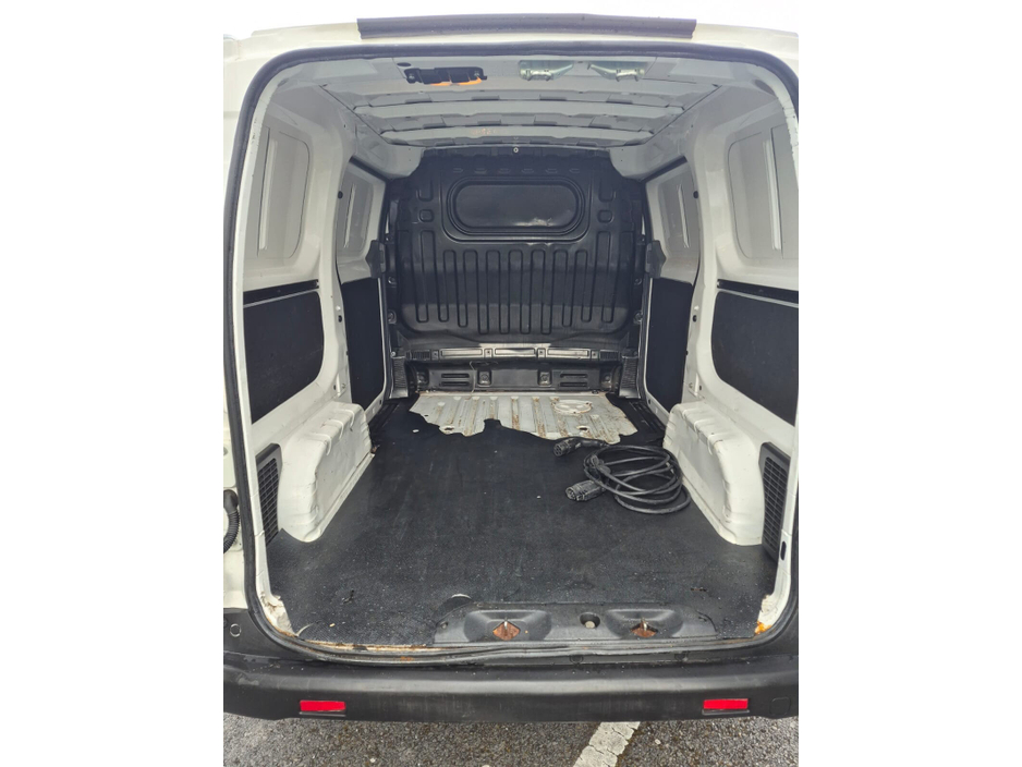2021 Nissan NV200 - image 17