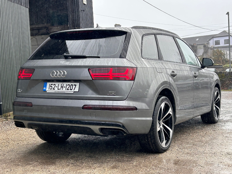 2015 Audi Q7 - image 4