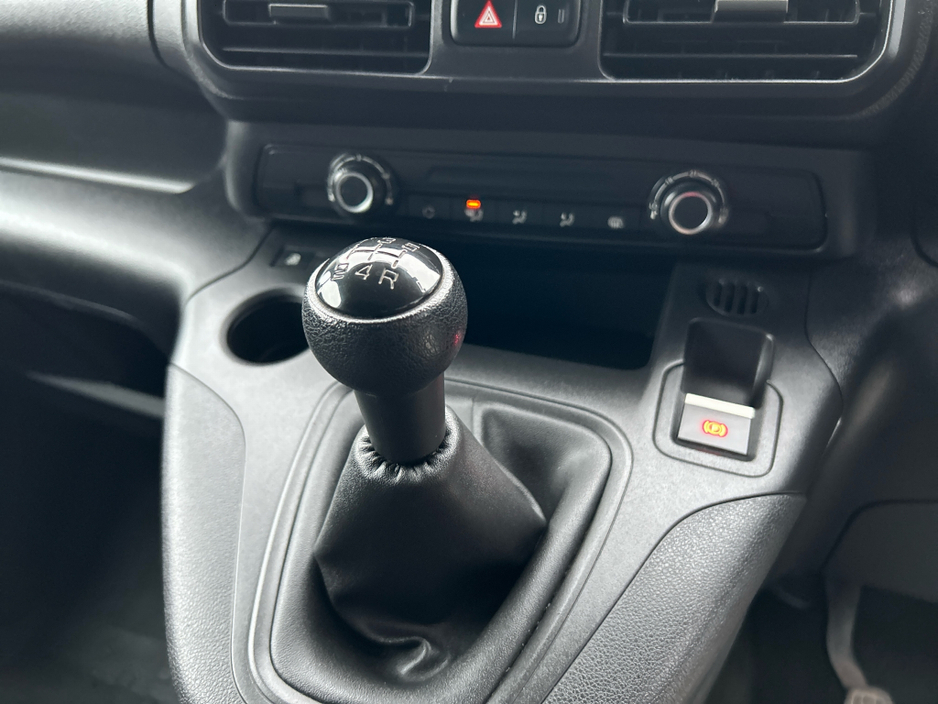 2021 Opel Combo L1H1-1.5 75PS DIESEL 5 S SP 5DR €11,950