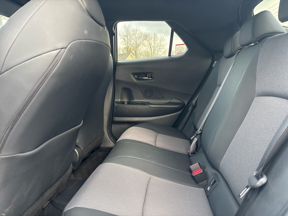 2025 Toyota C-HR - image 7