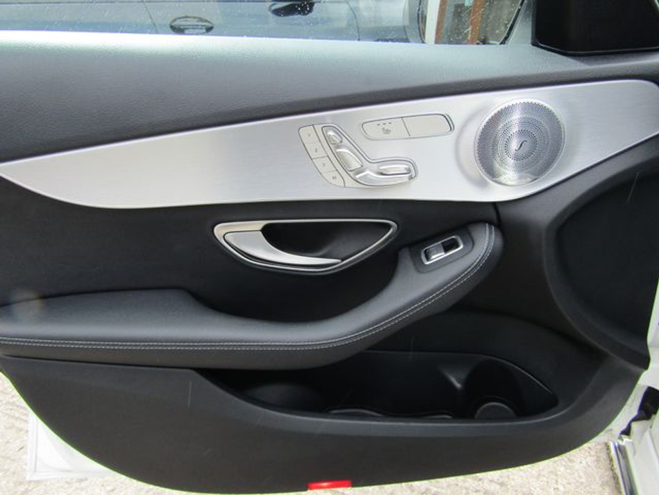 2016 Mercedes-Benz C Class - image 25
