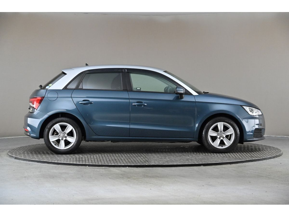 2017 Audi A1 - image 11