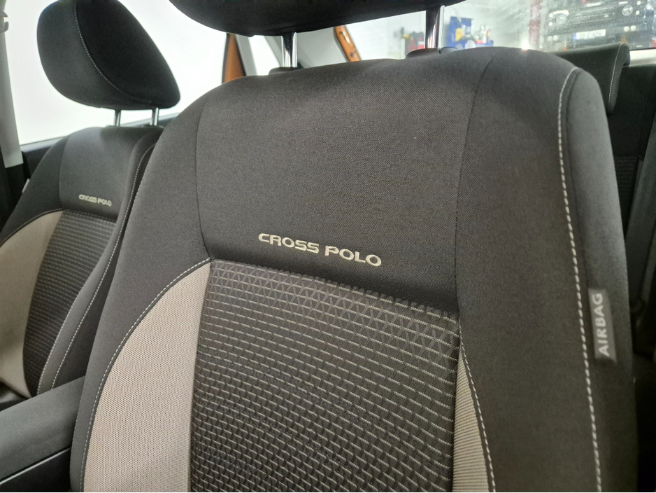 2016 Volkswagen Polo - image 25