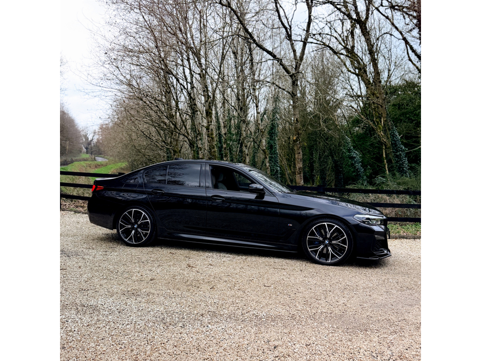 2021 BMW 5 Series - image 16