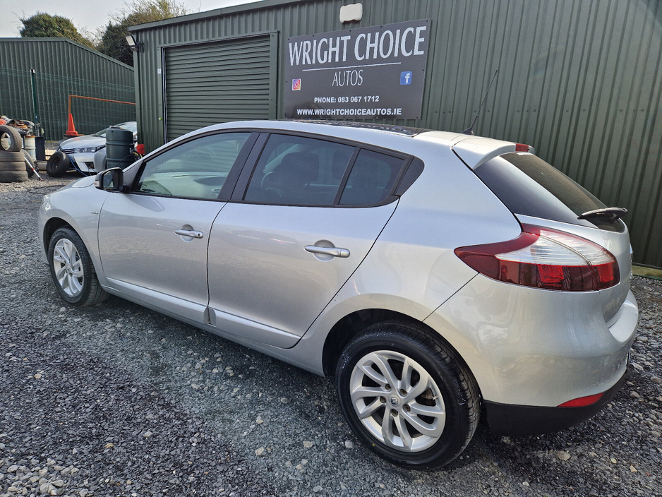2016 Renault Megane - image 8