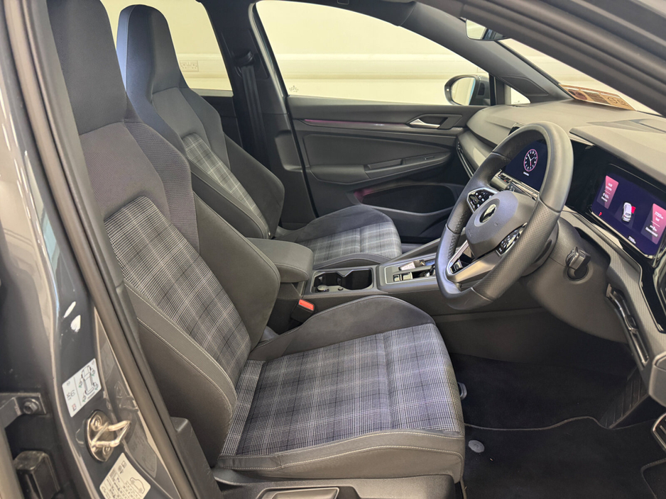 2021 Volkswagen Golf - image 7