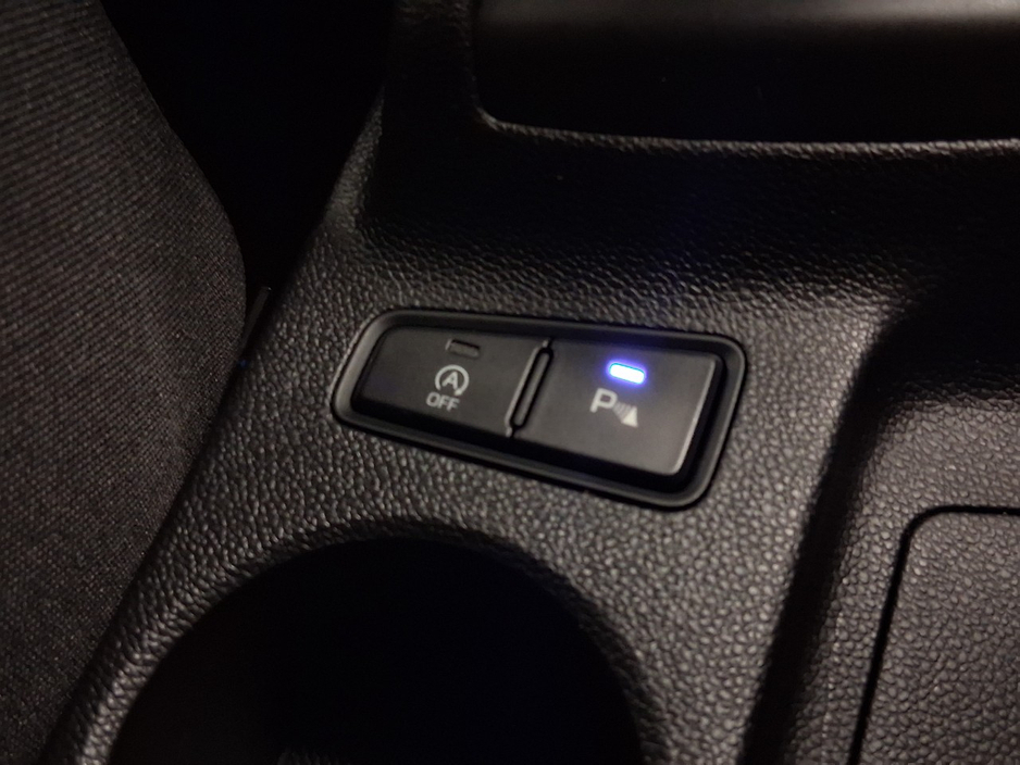 2016 Hyundai i20 - image 11