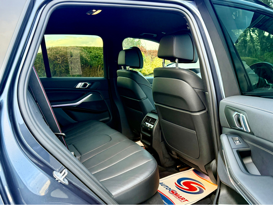 2021 BMW X5 - image 12