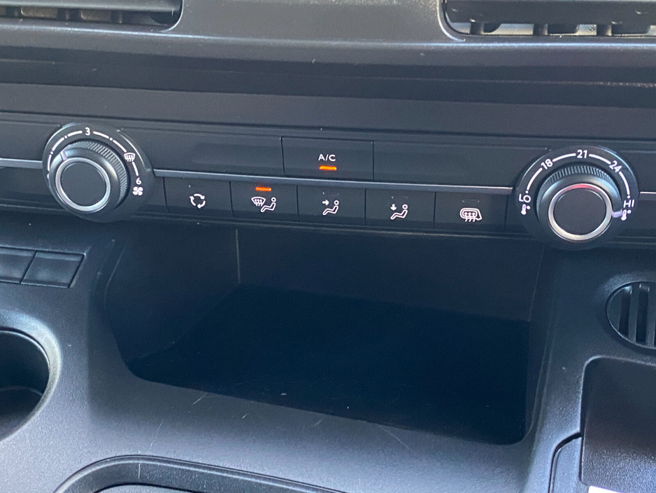 2024 Peugeot Partner  €18,618