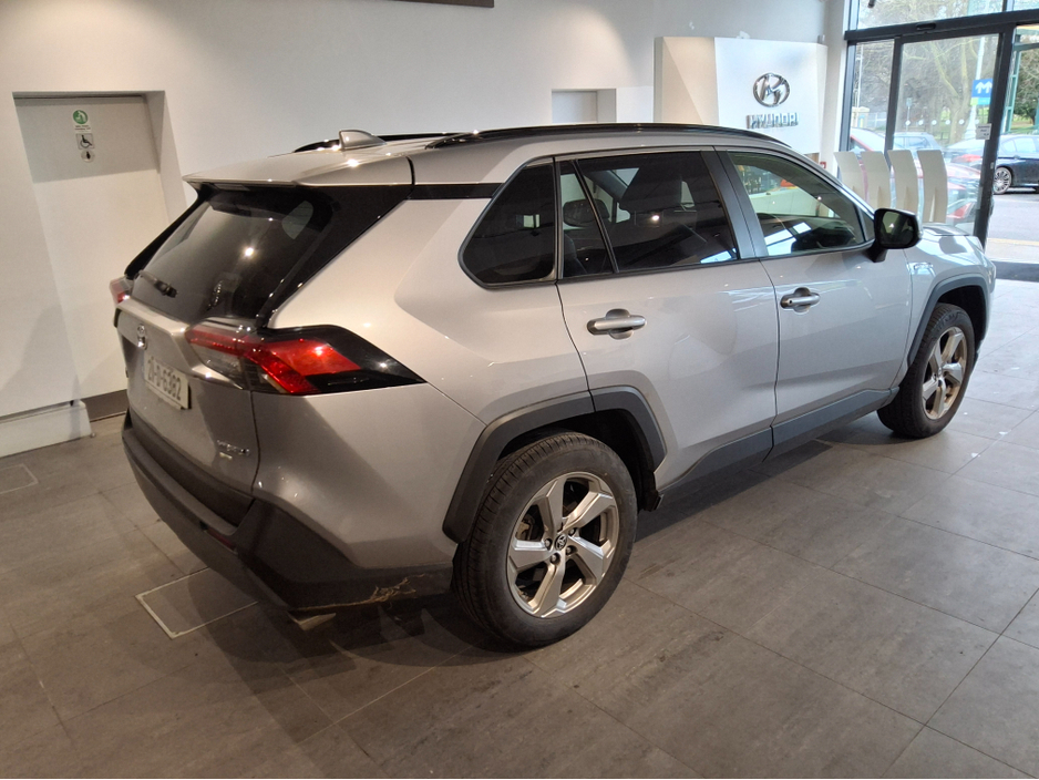 2021 Toyota Rav4 - image 2