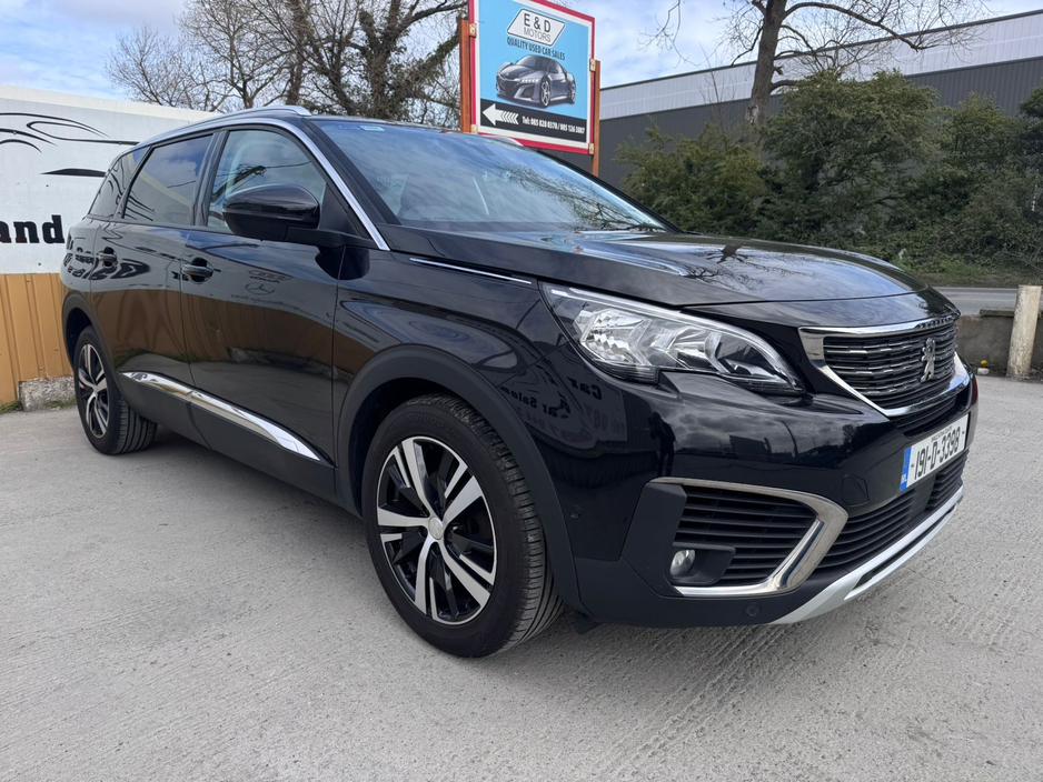 2019 Peugeot 5008 - image 2