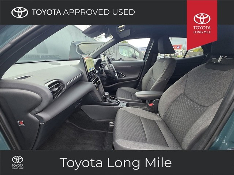 2025 Toyota Yaris Cross 1.5 Hybrid Luna Sport 5Dr €33,449