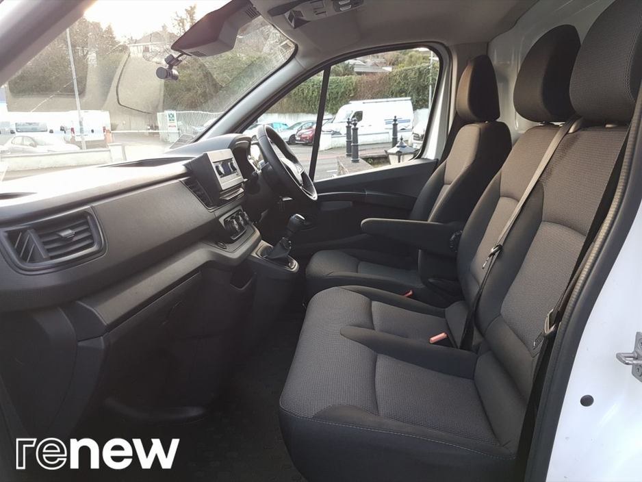 2022 Renault Trafic TRAFIC LL30 BLUE DCI 130 BUSIN €16,256